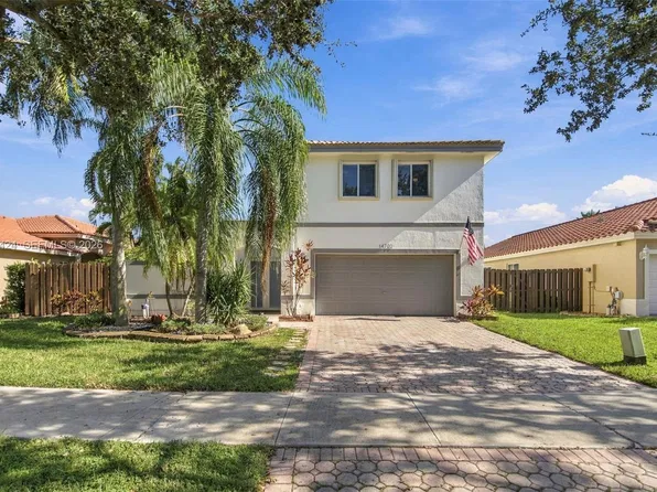 14702 Vista Luna Dr, Fort Lauderdale, FL 33325