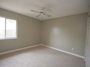 1056 Fountainhead Dr, Deltona, FL 32725