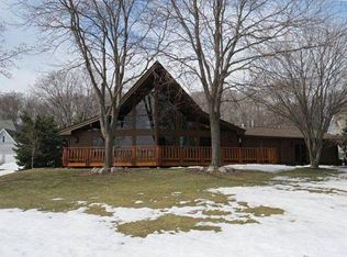 35 N Holly Ave, Fox Lake, IL 60020