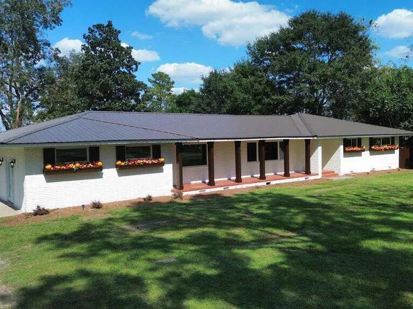 911 W Roanoke Drive Ext, Fitzgerald, GA 31750