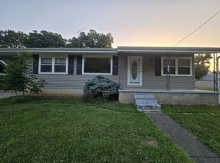 600 S Jackson St, Mcleansboro, IL 62859