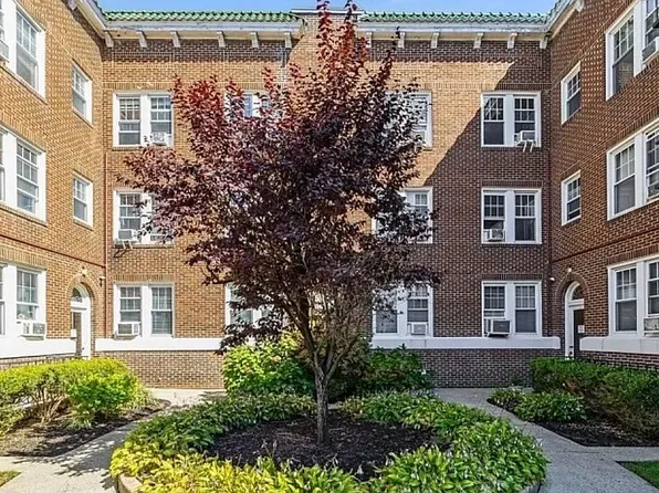 6 Altamont Ct APT 7, Morristown, NJ 07960