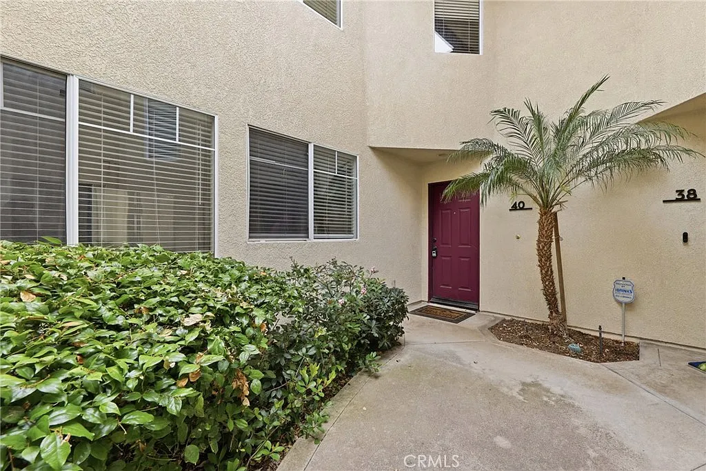 2 bed, 2.5 bath, 1220 sqft, $3,500 — Photo 2