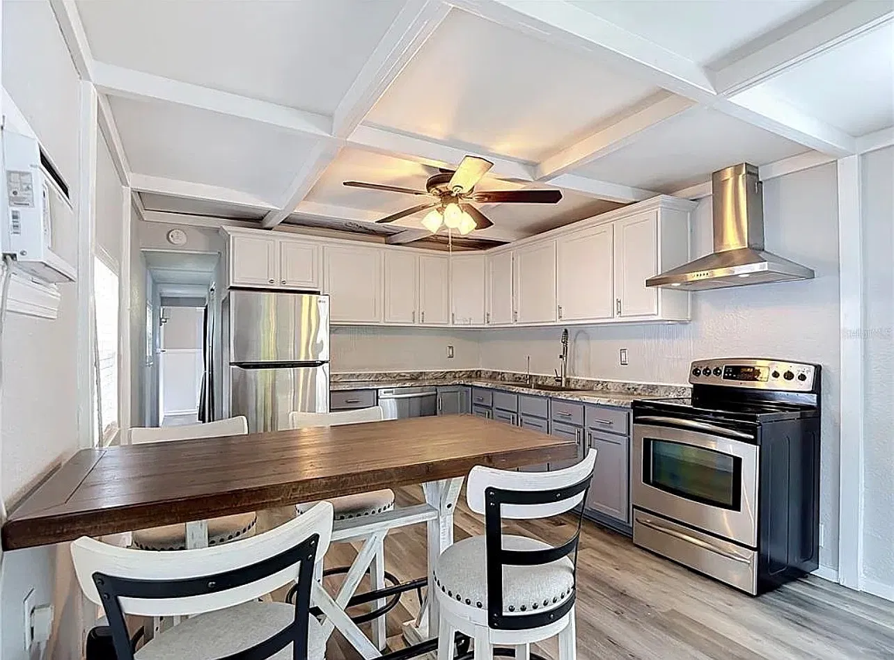 2 bed, 600 sqft, $1,800 — Photo 1