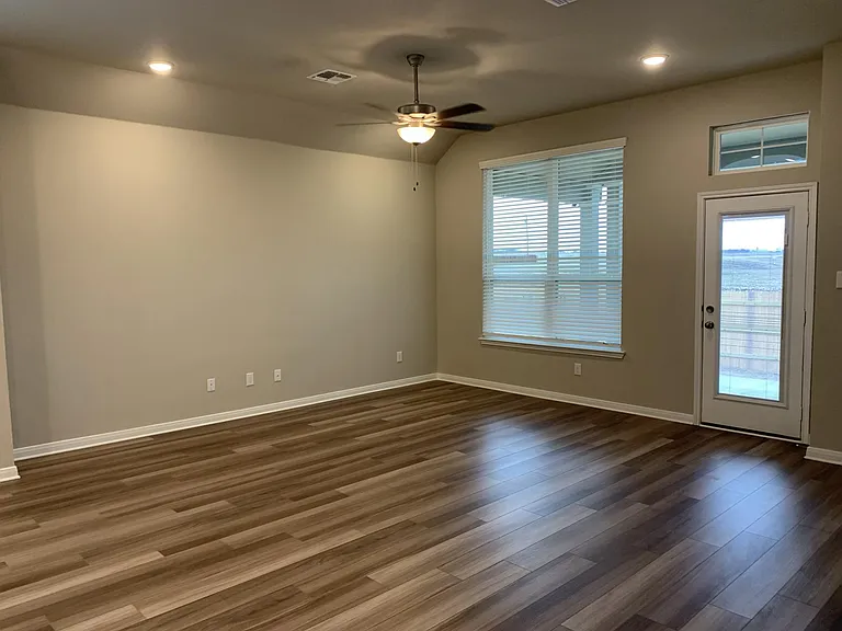 1765 Spence St — Photo 11