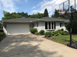 2077 Jade Ln, Eagan, MN 55122