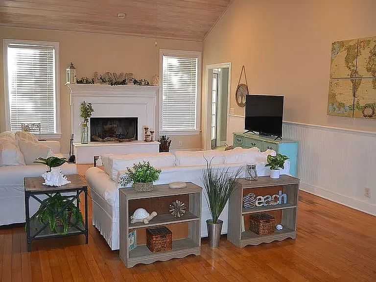 203 Villager Dr — Photo 12