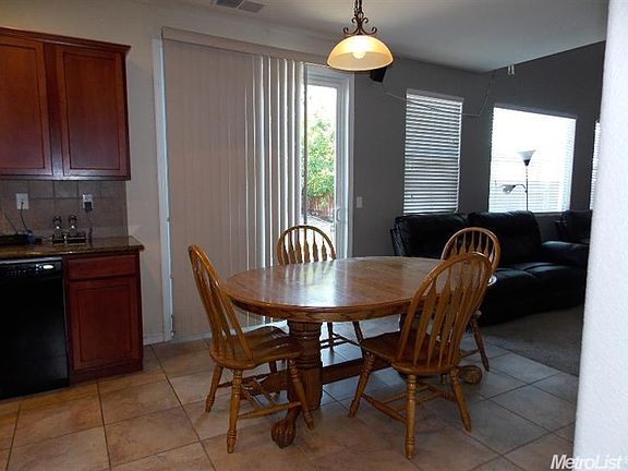 3rd image of 1423 Regent Cir