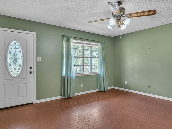 3rd image of 4631 Hawk Rd