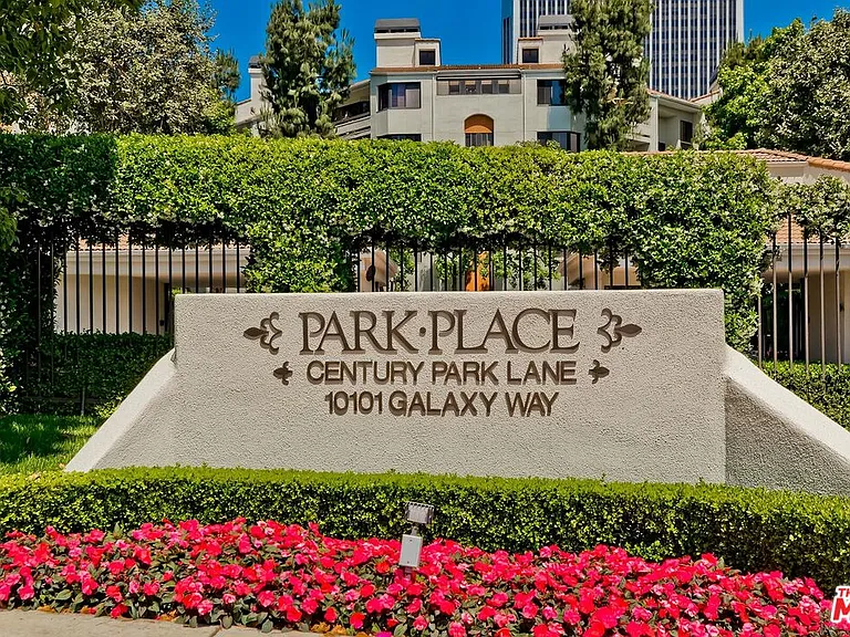 2142 Century Park Ln #102 — Photo 2