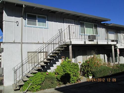 1st image of 706 Markham Ave APT 4