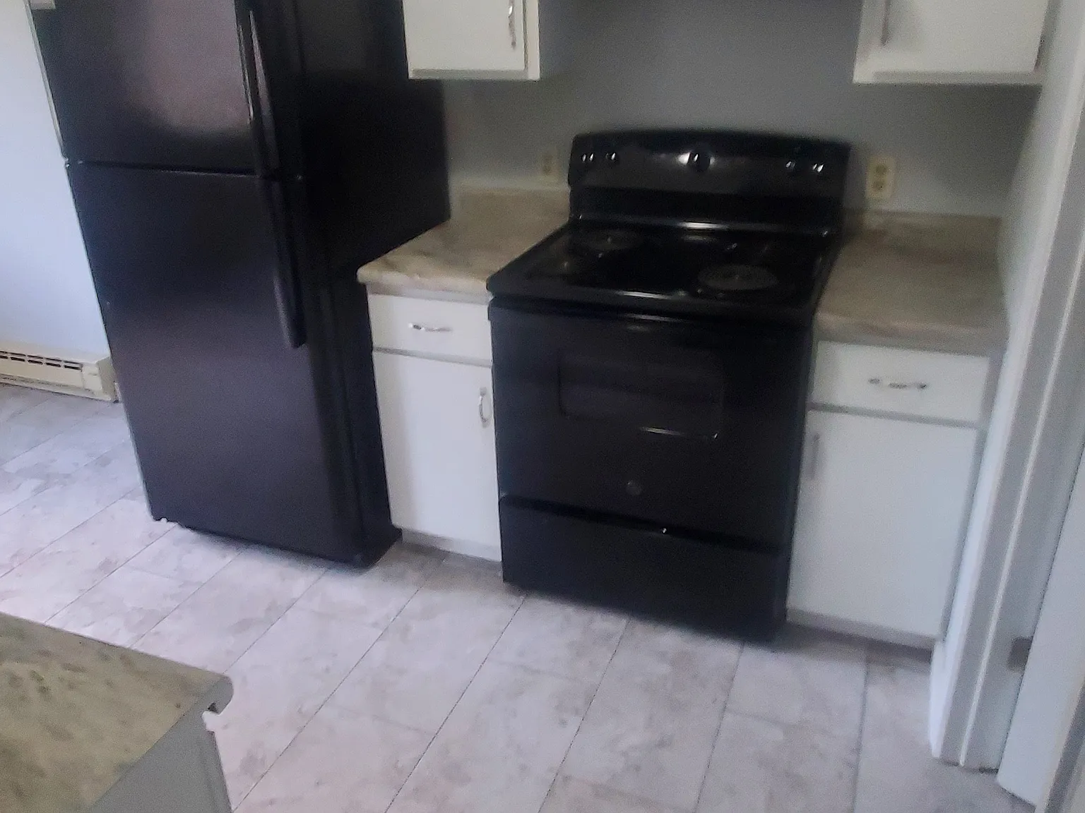 2 bed, 800 sqft, $1,300 — Photo 3