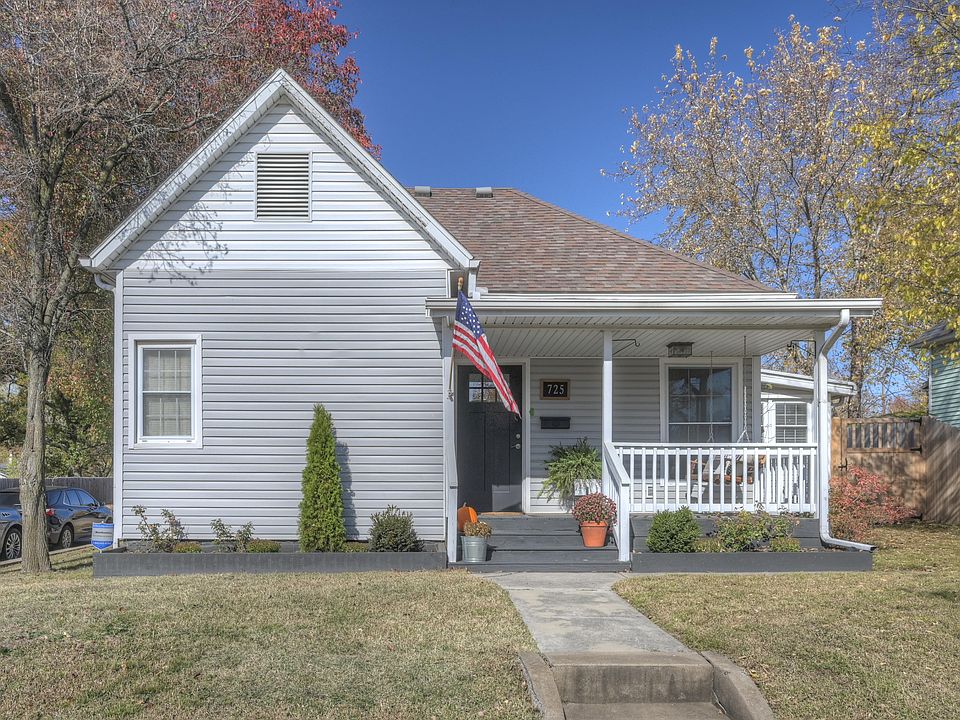 1st image of 725 W 4th St
