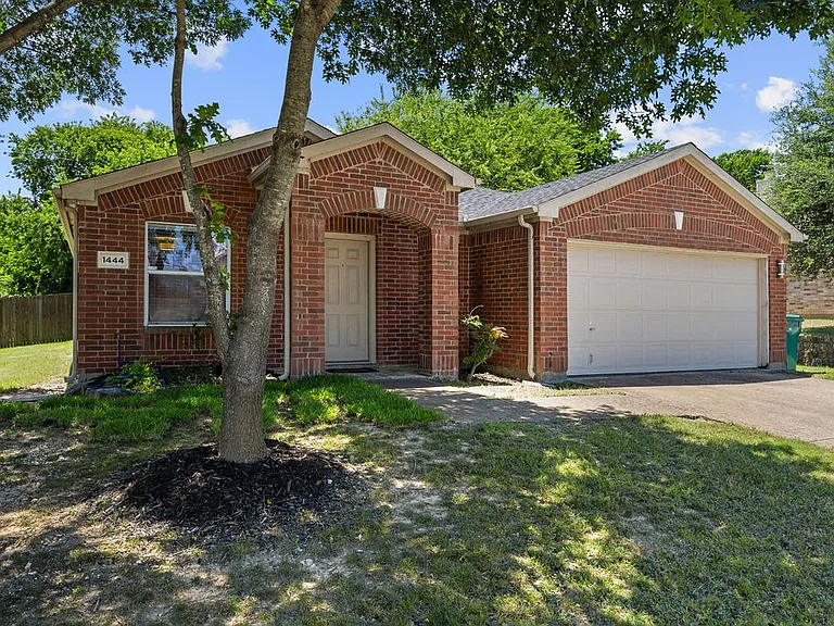 1444 Atkins St — Photo 31