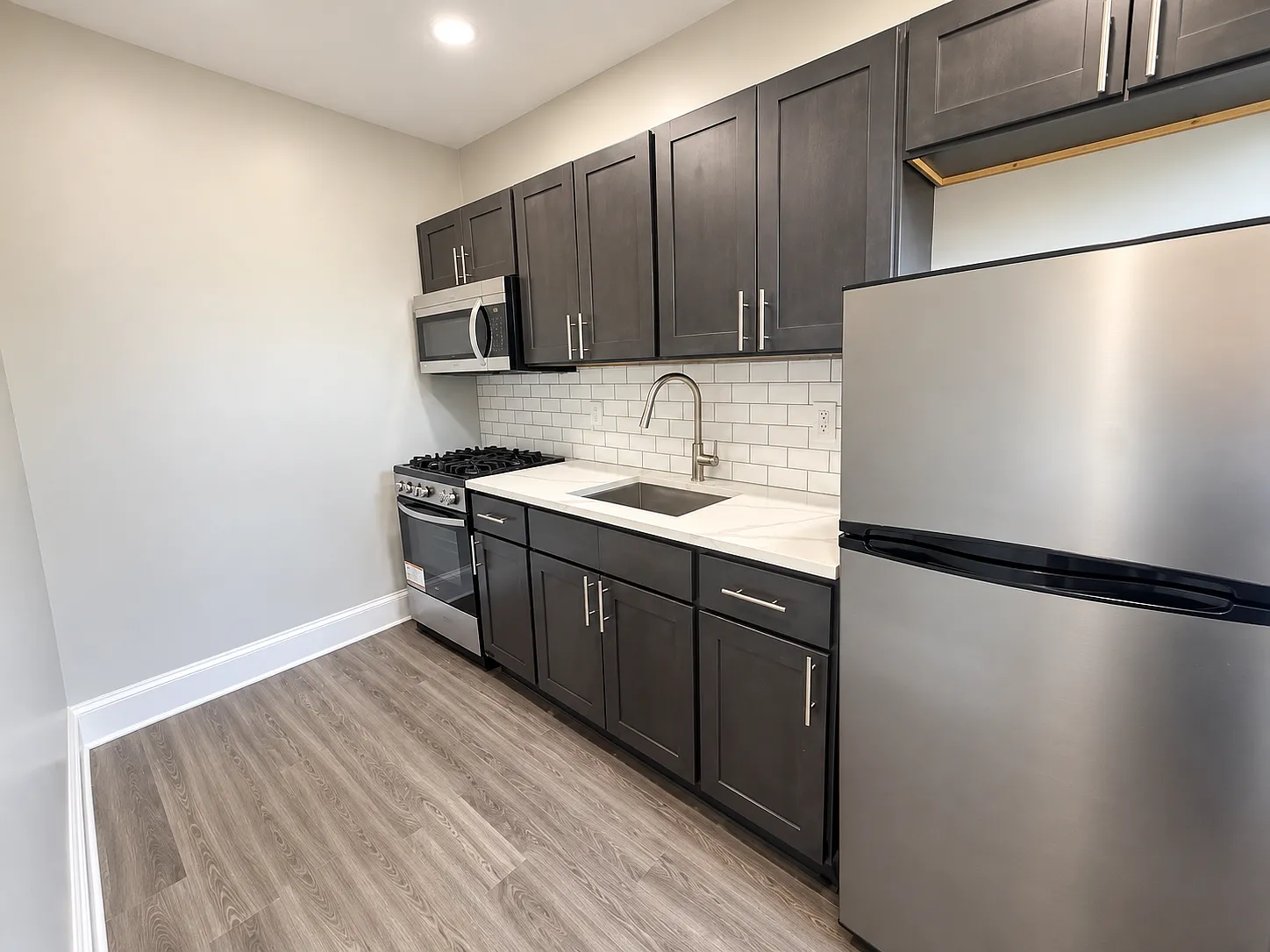 Studio, 650 sqft, $1,495 — Photo 2