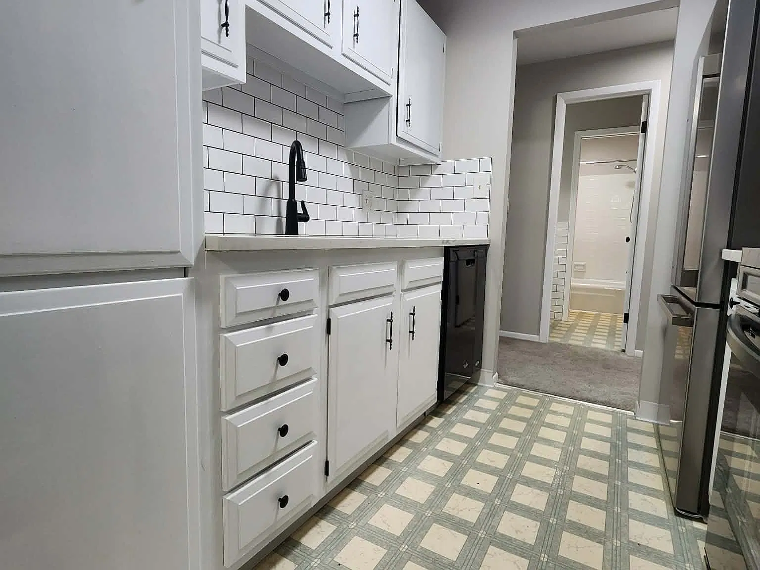 2 bed, 834 sqft, $1,400 — Photo 1