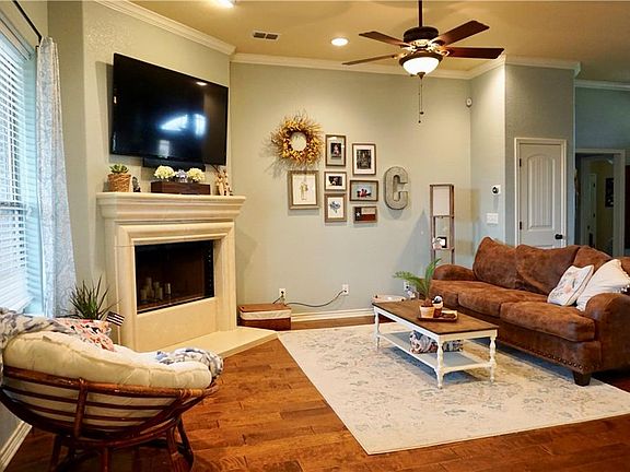 3rd image of 233 Apple Blossom Dr