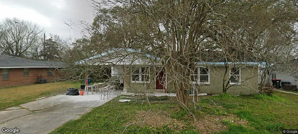 310 Crawford St