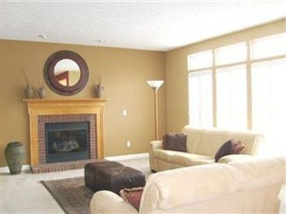 4th image of 4812 Lincolnshire Ct