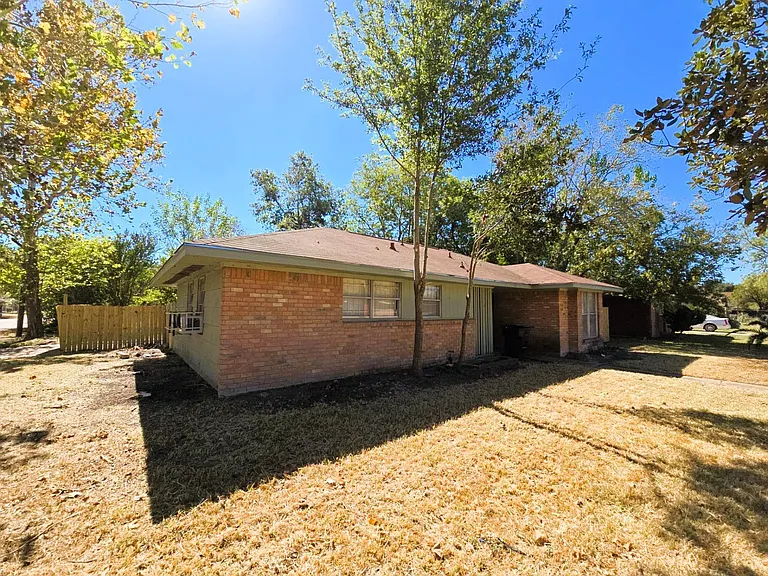 4203 Wuthering Heights Dr — Photo 31