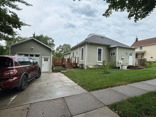3006 3rd St, Des Moines, IA 50313