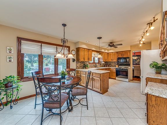 4th image of 10S316 Havens Dr