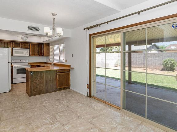 3rd image of 7508 W Glenrosa Ave