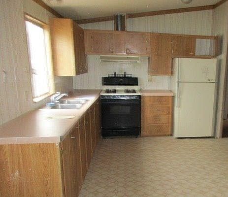 2nd image of 2933 Avenue A
