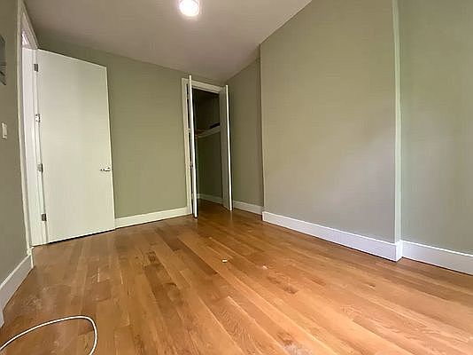 5th image of 152 Woodruff Ave #3R