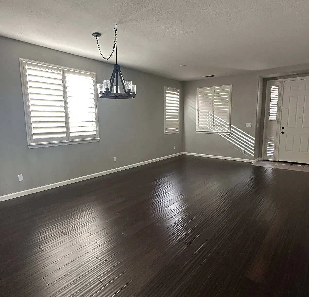 4 bed, 3.0 bath, 2358 sqft, $3,400 — Photo 4