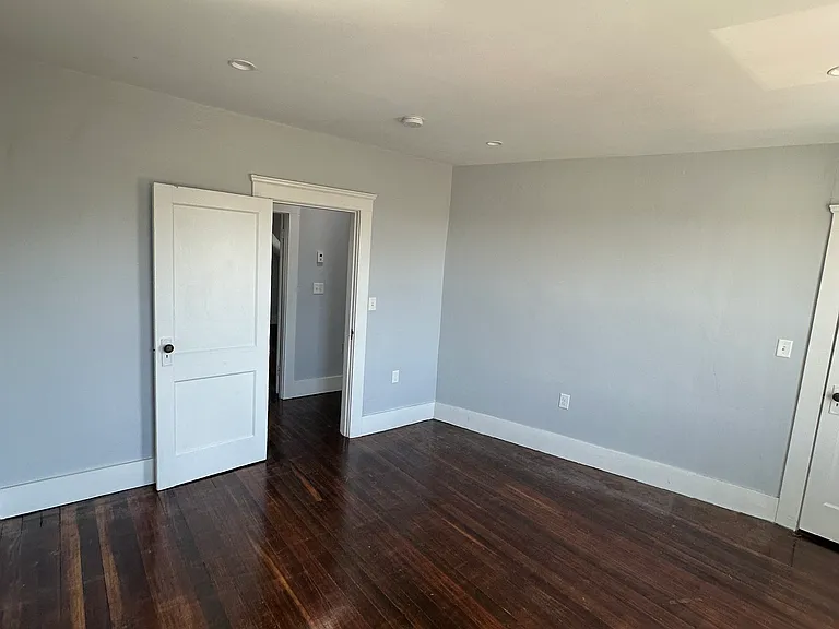 16 Spring St #3 — Photo 6