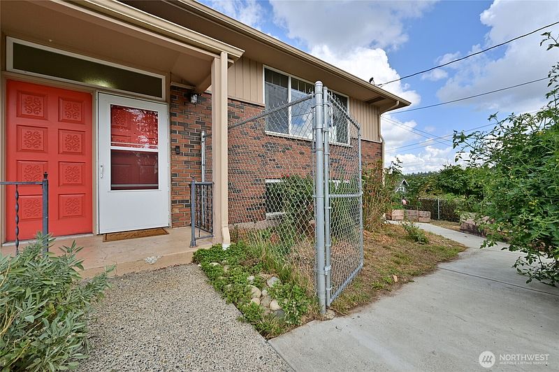 4th image of 6921 12th Street E