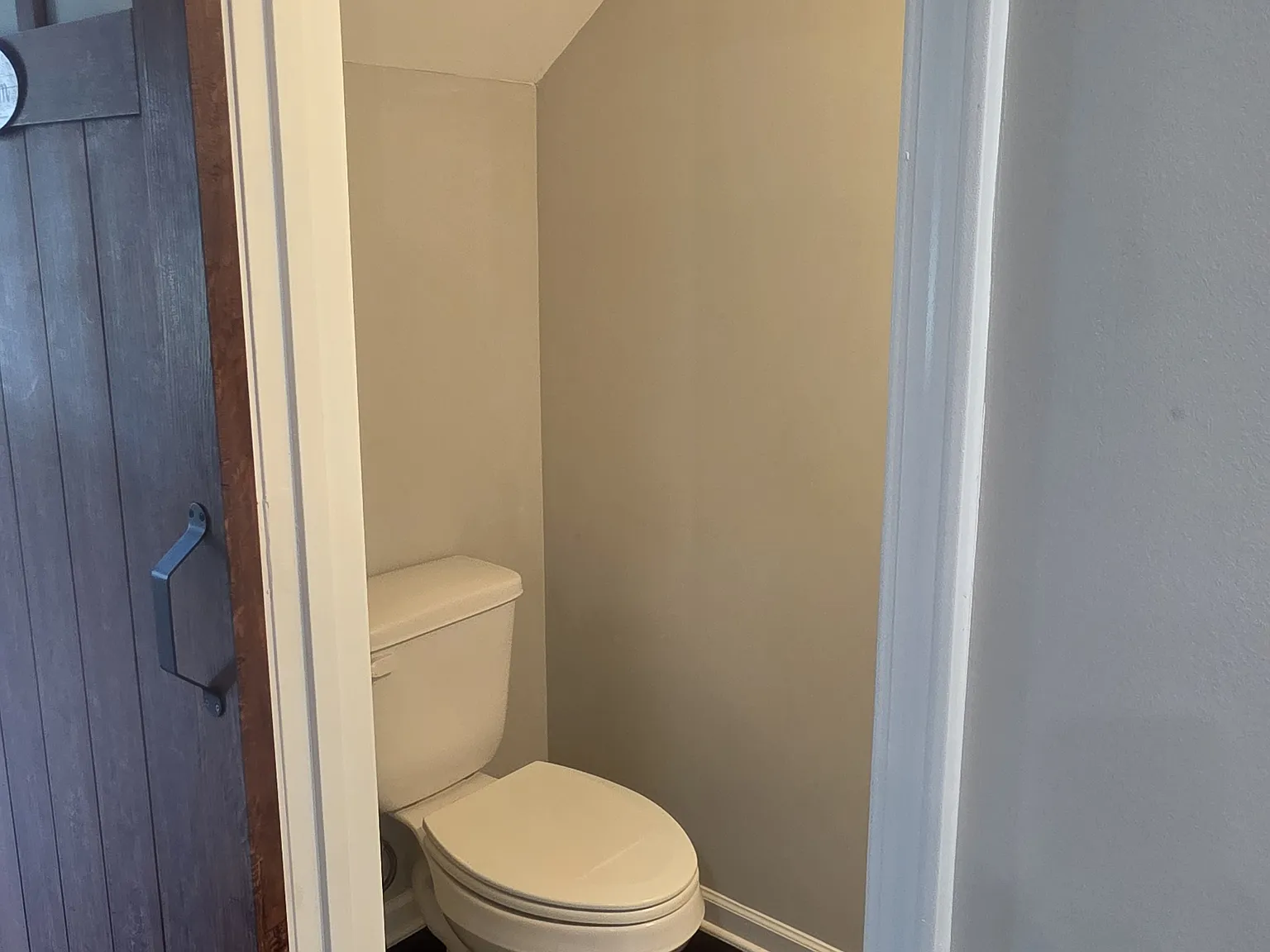 4 bed, 2.5 bath, 2418 sqft, $2,600 — Photo 2