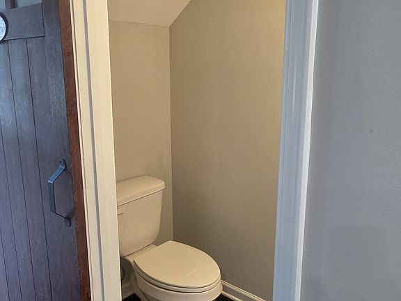 2nd image of 203 Amberley Ct