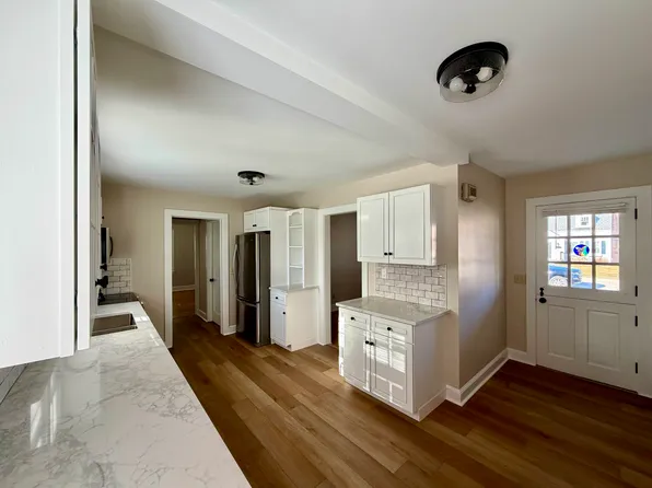 75 Shennecossett Pkwy, Groton, CT 06340