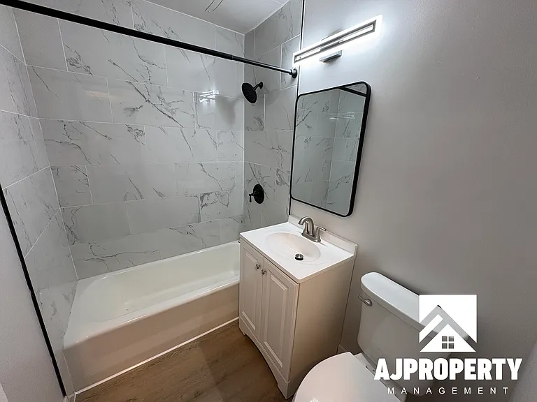 700 S Summit Ave #14 — Photo 6