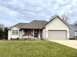 1435 Sunny Estates Dr, Niles, OH 44446