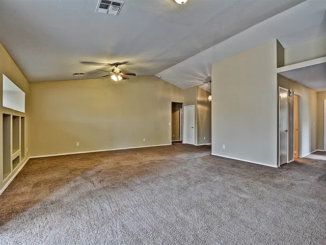 2604 N 105th Dr — Photo 5