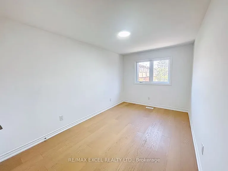 11 Plaisance Rd #5 — Photo 24