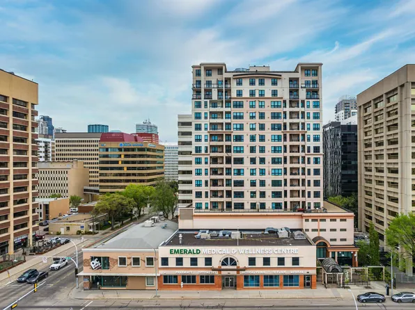 9939 109th St NW #1801, Edmonton, AB T5K 1H6