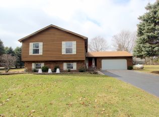 2917 Raycraft Rd, Woodstock, IL 60098