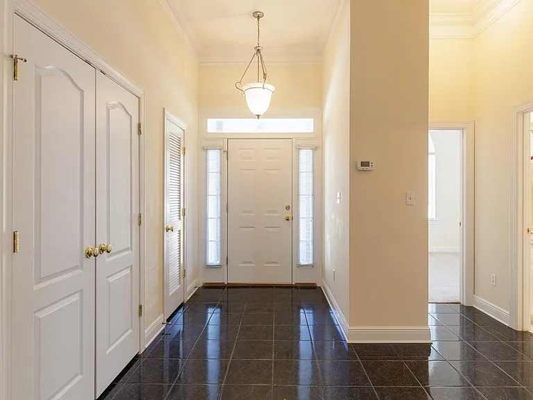 3513 Belmont Cir — Photo 7