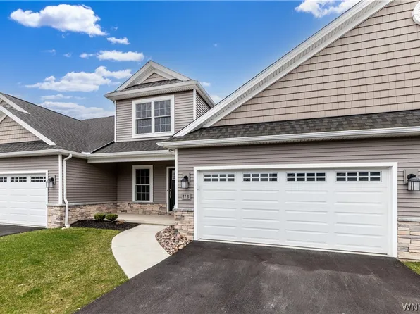 11 Essex Woods Ln Unit B, Amherst, NY 14228