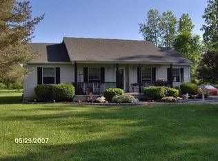 6386 Michelle Dr, Lockport, NY 14094
