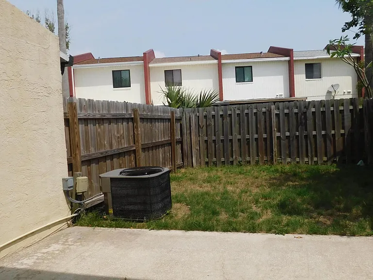 236 Chandler St #C — Photo 16