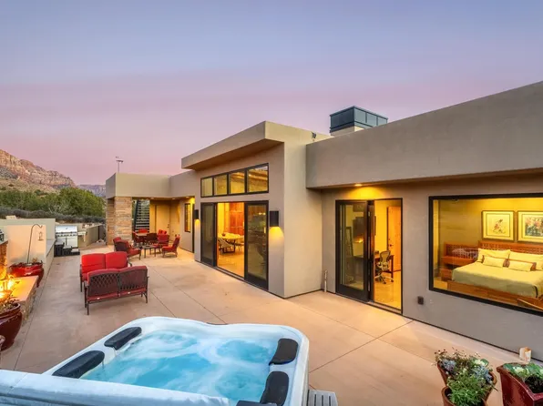 3000 Navajo Way, Springdale, UT 84767