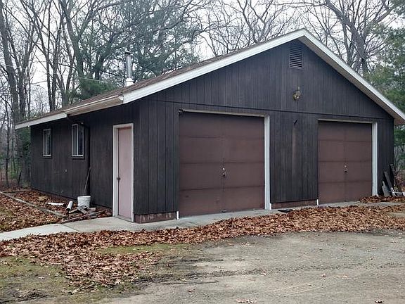 2nd image of 242 S Oak St
