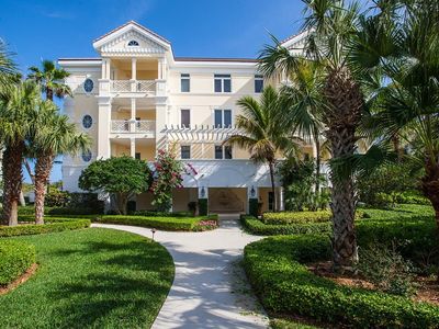 300 Beachview Dr APT 2, Indian River Shores, FL, 32963