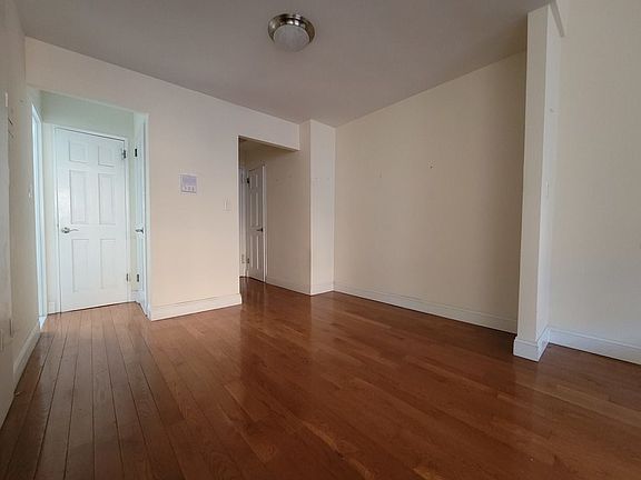 4th image of 128 E 91st St #3D
