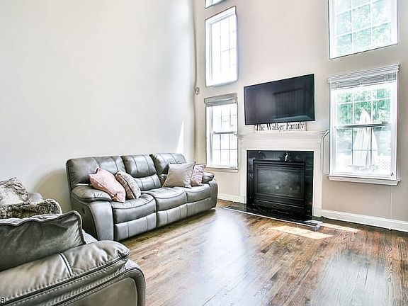 5th image of 6 Georgian Ct